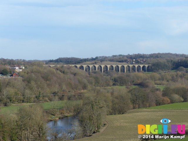 FZ003949 View of Newbridge Viaduct